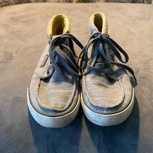 Mens Sanuk mid top shoes!!!  Amazing!!  Size 7